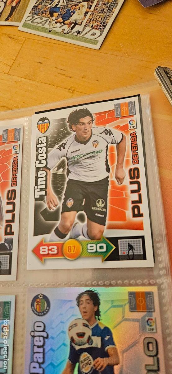 Cromos de f&uacute;tbol: Tino Costa - Valencia - Plus Defensa - Adrenalyn 2010 2011 - 10 11 - Trading Card