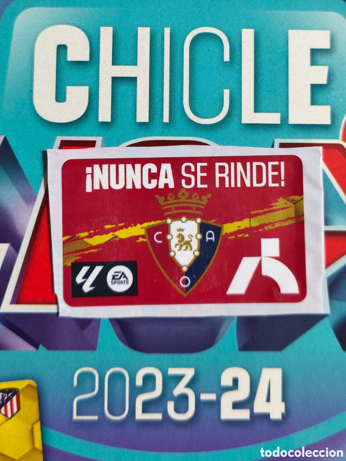 Figurine di Calcio: Escudo Osasuna Chicle liga este 23/24