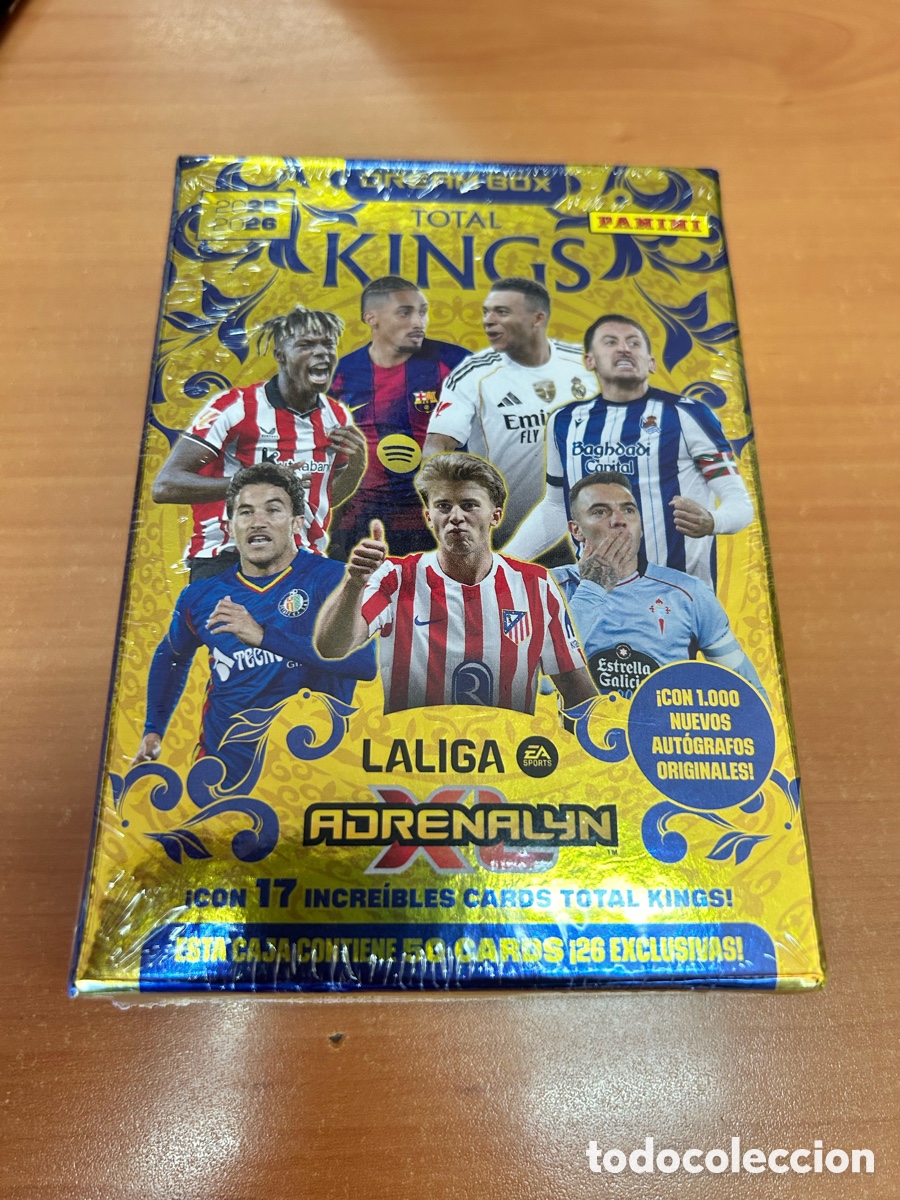Fu&szlig;ball-Sticker: Dream Box Total Kings sin abrir 2025/2026 Panini