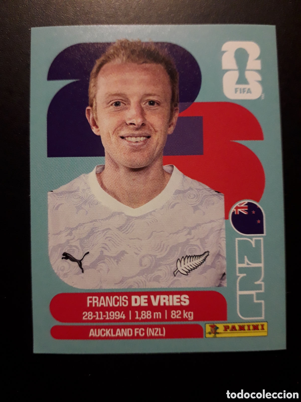 Cromos de f&uacute;tbol: DE VRIES NUEVA ZELANDA NZL 8 MUNDIAL F&Uacute;TBOL 2026 FIFA WORLD CUP PANINI SIN PEGAR PEDIDO M&Iacute;NIMO 3&euro;
