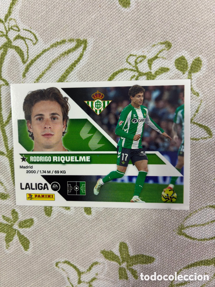 Cromos de f&uacute;tbol: Cromo Rodrigo Riquelme (N&ordm; 17) - Colecci&oacute;n Este / Panini Liga 2026-27 (Real Betis)