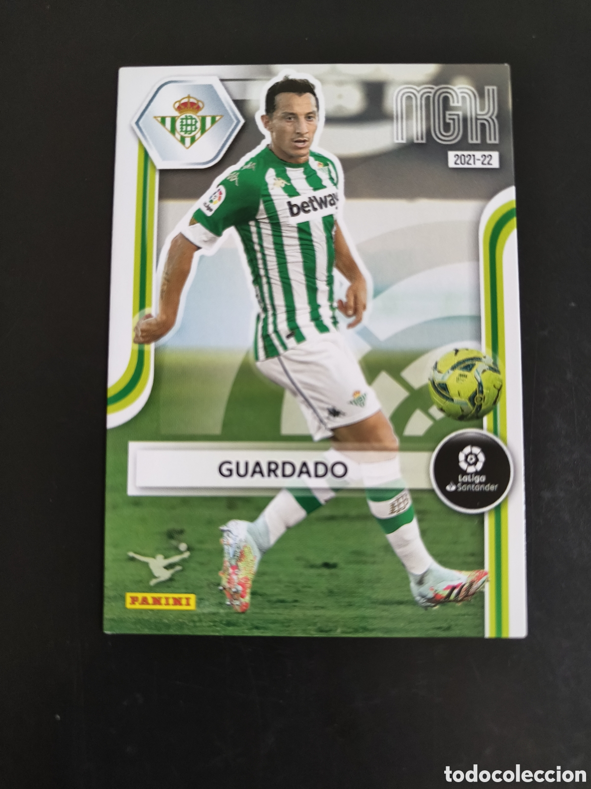 Cartes &agrave; collectionner de Football: Megacracks 2021/22 82 Guardado Betis