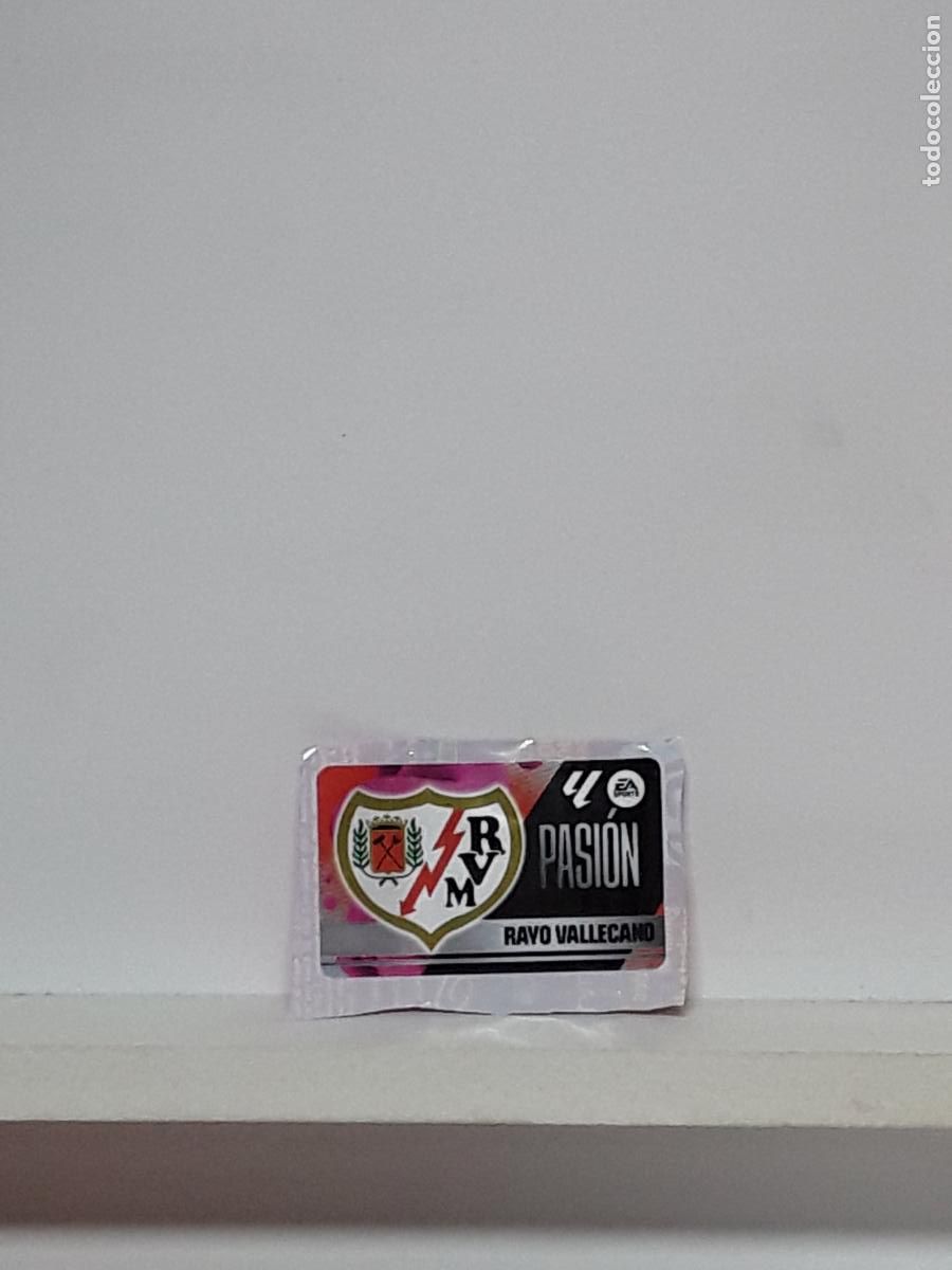 Figurine di Calcio: LALIGA ESTE 2025 2026 EA SPORTS 25 26 ALBUM PANINI LIGA N RAYO VALLECANO CHICLES PASION ESCUDO