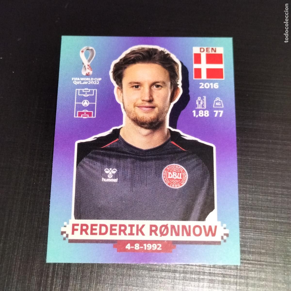 Cromos de Futebol: DEN 4 FREDERIK RONNOW DINAMARCA CROMOS STICKER MUNDIAL QTAR 22 2022 FIFA WORLD CUP PANINI