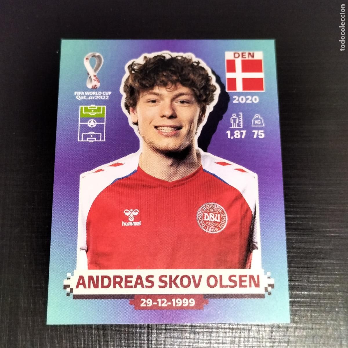 Cromos de Futebol: DEN 19 ANDREAS SKOV OLSEN DINAMARCA CROMOS STICKER MUNDIAL QTAR 22 2022 FIFA WORLD CUP PANINI