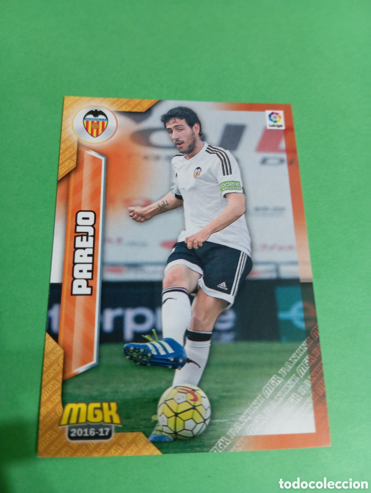 Cartes &agrave; collectionner de Football: Parejo Valencia n&deg;501 / PANINI MEGACRACKS 2016/2017