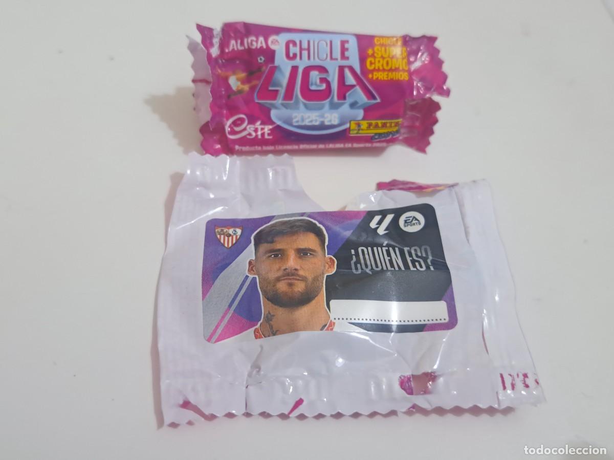 Cromos de f&uacute;tbol: CROMO LIGA 2025-26 CHICLE QUIEN ES? SEVILLA CF PANINI ESTE