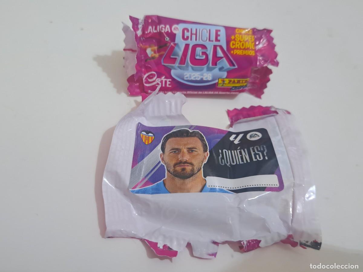 Cromos de f&uacute;tbol: CROMO LIGA 2025-26 CHICLE QUIEN ES? VALENCIA CF PANINI ESTE