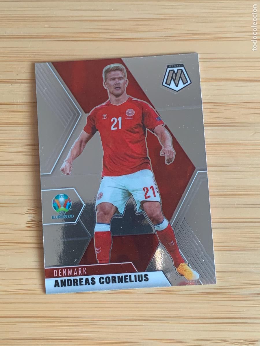 Cartes &agrave; collectionner de Football: ANDREAS CORNELIUS - DENMARK - PANINI MOSAIC EURO2020