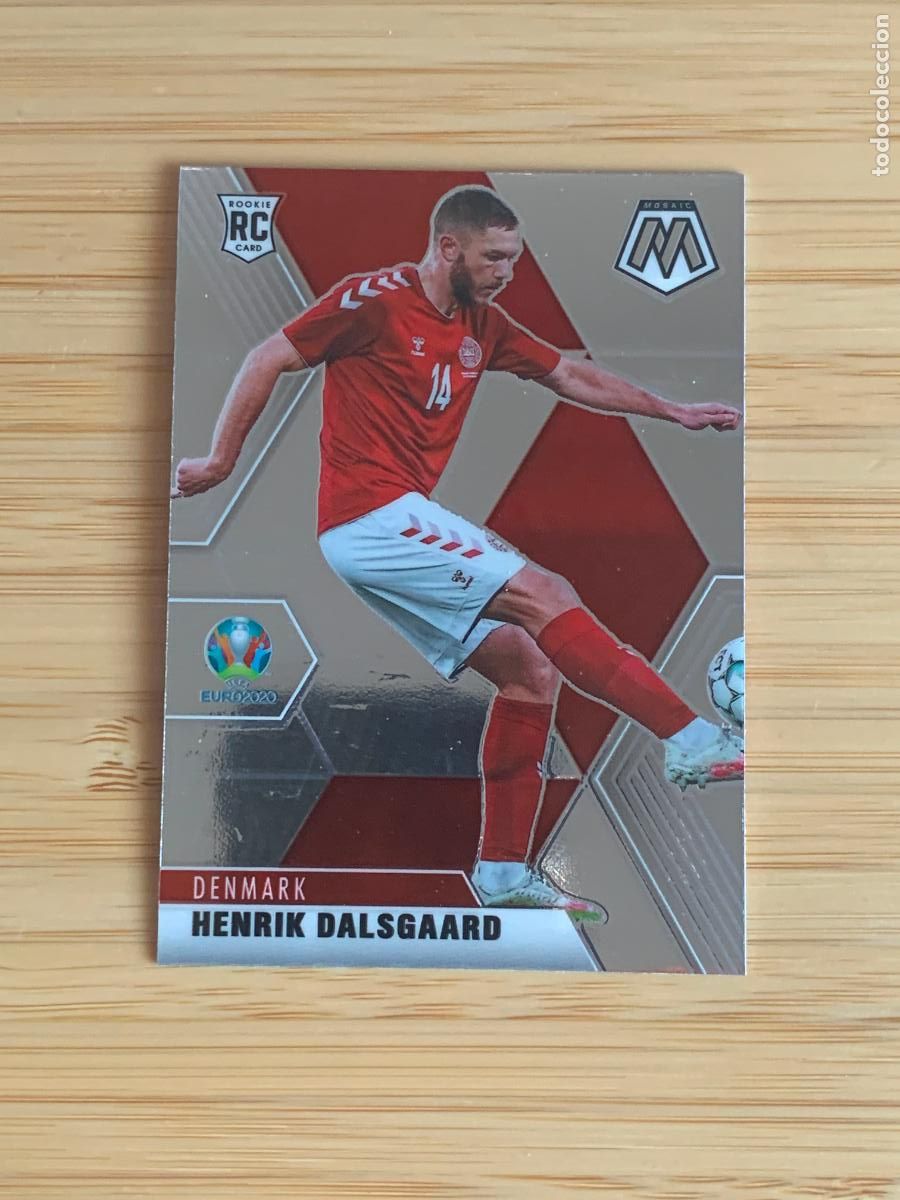 Figurine di Calcio: HENRIK DALSGAARD - DENMARK - PANINI MOSAIC EURO2020