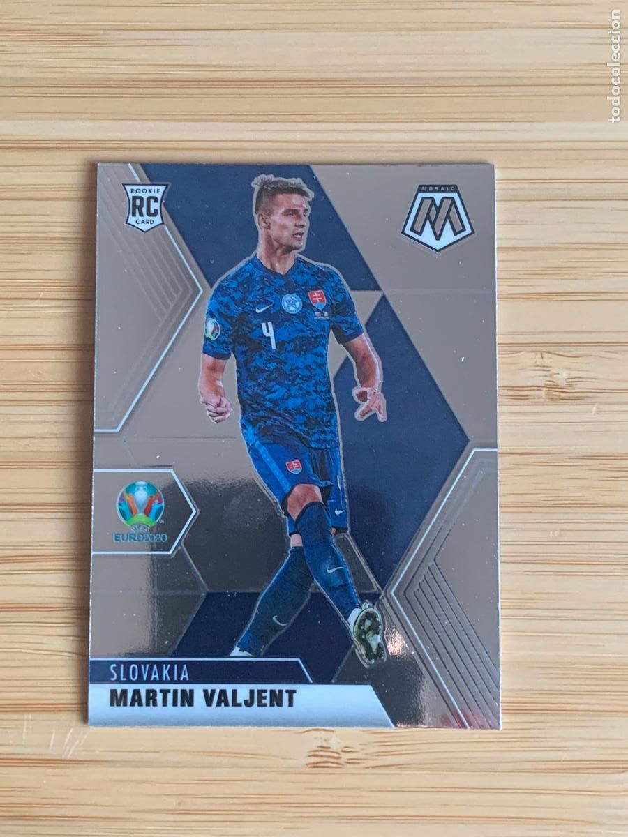 Cartes &agrave; collectionner de Football: MARTIN VALJENT - SLOVAKIA - PANINI MOSAIC EURO2020