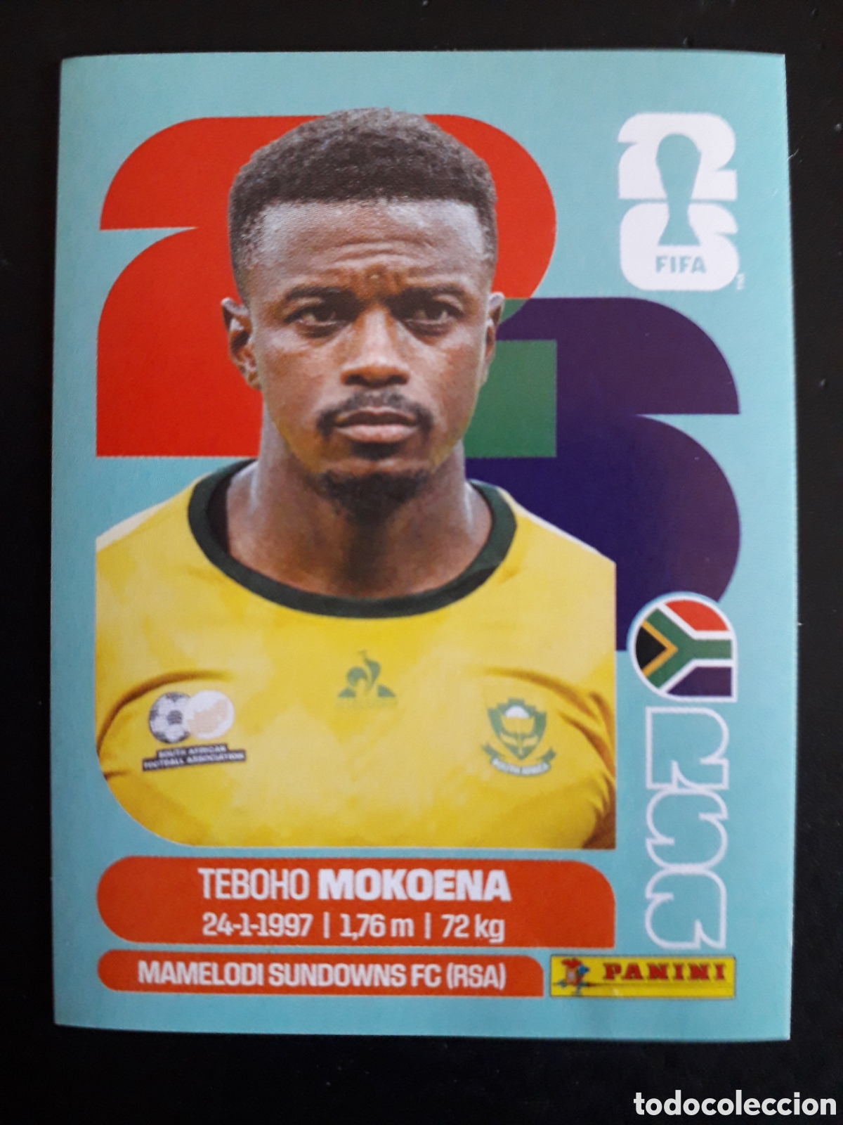 Cromos de Futebol: MOKOENA SUD&Aacute;FRICA RSA 11 MUNDIAL F&Uacute;TBOL 2026 FIFA WORLD CUP PANINI SIN PEGAR PEDIDO M&Iacute;NIMO 3&euro;.