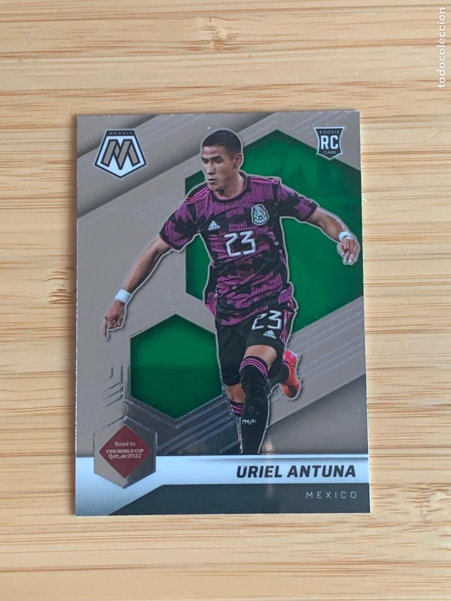 Cartes &agrave; collectionner de Football: URIEL ANTUNA - MEXICO - PANINI MOSAIC ROAD TO QATAR 2022