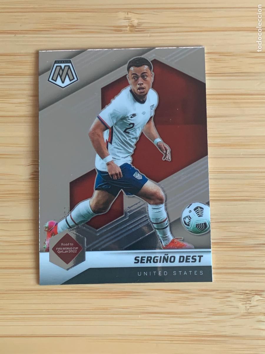 Cartes &agrave; collectionner de Football: SERGI&Ntilde;O DEST - UNITED STATES - PANINI MOSAIC ROAD TO QATAR 2022