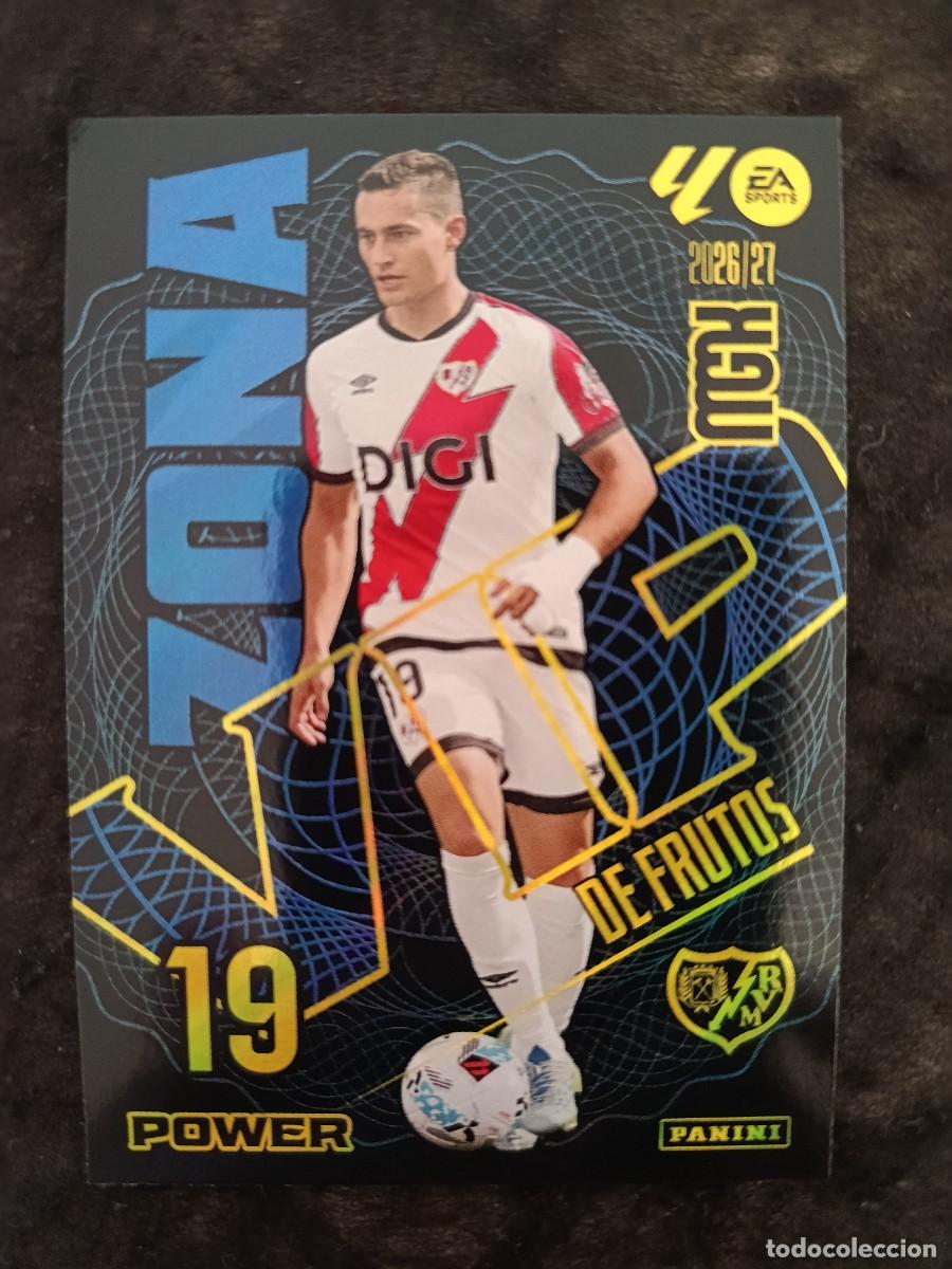 Figurine di Calcio: MGK 2026/27 MEGACRACKS PANINI. #392P DE FRUTOS &rdquo;VIP POWER&rdquo;. RAYO VALLECANO