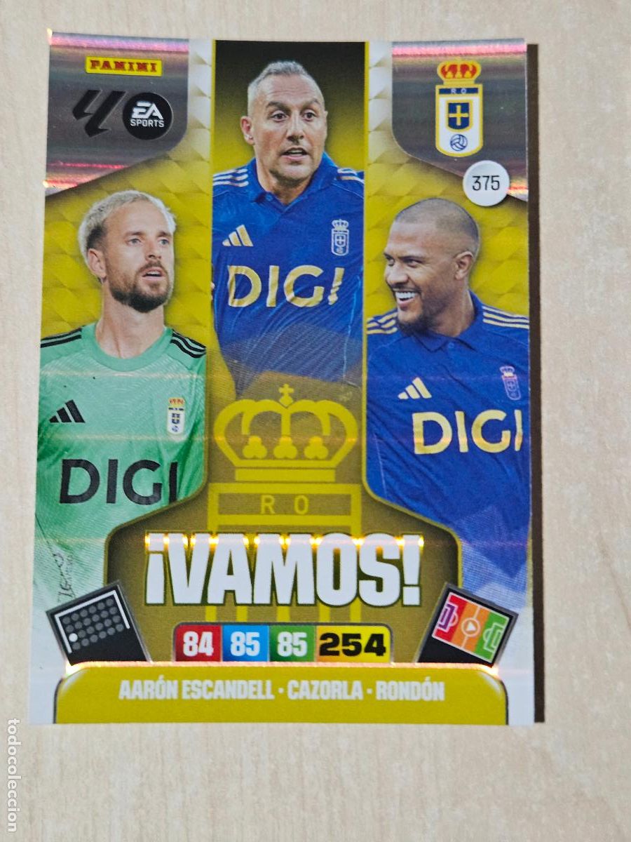 Cromos de f&uacute;tbol: FICHA N&ordm; 375 REAL OVIEDO - ADRENALYN 25 26 - PANINI 2025 - 26 - CROMO - VAMOS