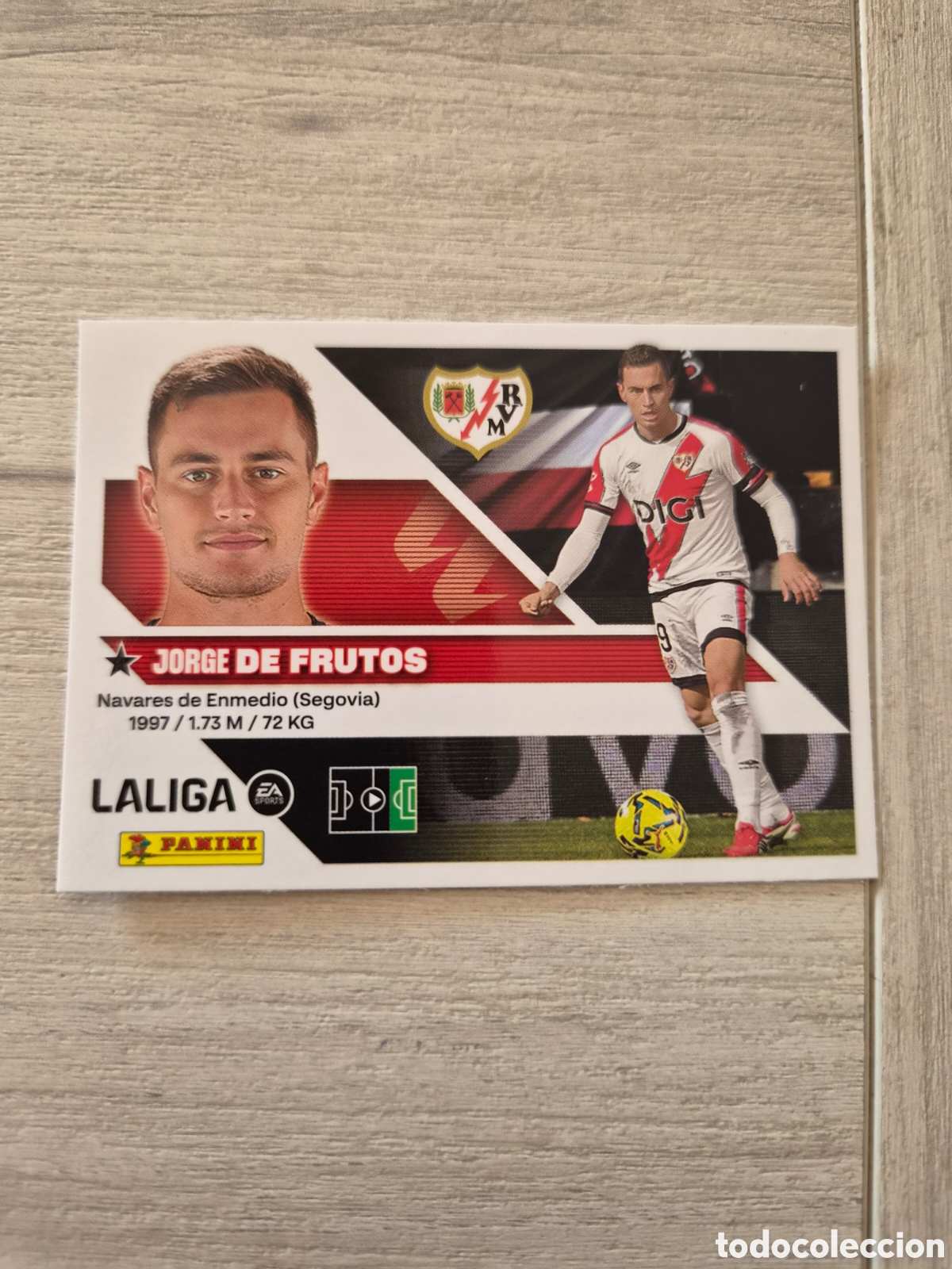 Fu&szlig;ball-Sticker: N&deg;16 Rayo Vallecano De Frutos Liga Este 26/27