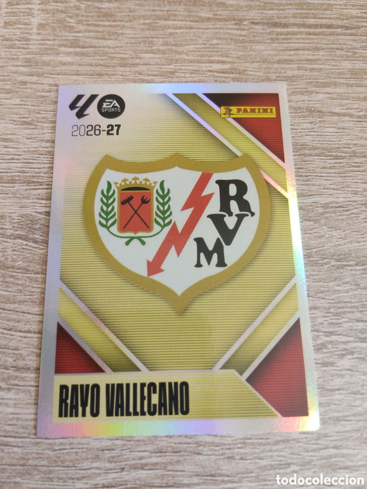 Cromos de f&uacute;tbol: Escudo Rayo Vallecano liga 2026 2027 26 27 ediciones este
