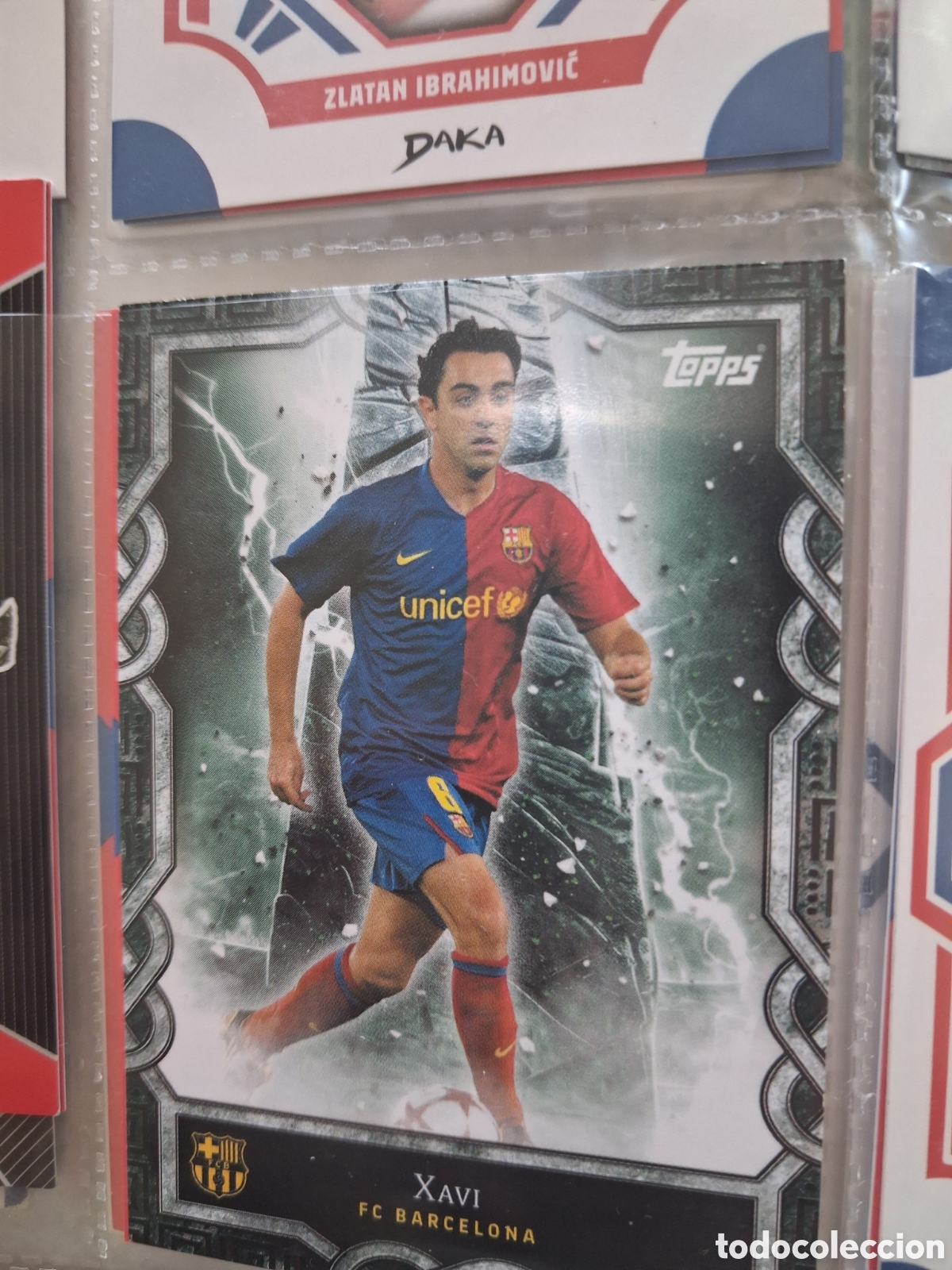 Figurine di Calcio: MO - 5 XAVI MONOLITH ⚽ BARCELONA FAN SET TOPPS 2024 2025 24 25 ⚽