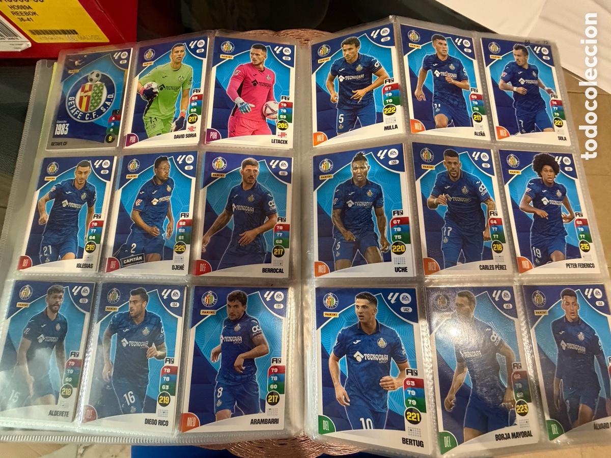 Figurine di Calcio: GETAFE EQUIPO COMPLETO ADRENALYN 2024 2025 24 25 CON PLUS ENTRENADOR