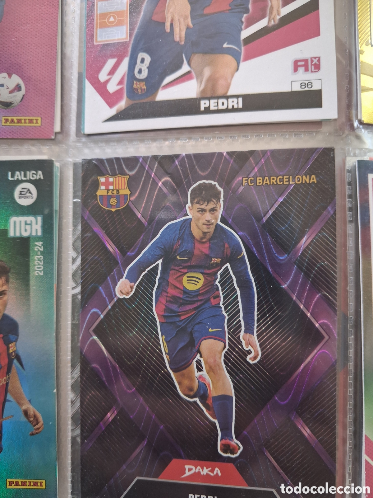 Cromos de f&uacute;tbol: Pedri patson daka paralela Purple Refractor de la colecci&oacute;n oficial DAKA FC Barcelona Top Audience.