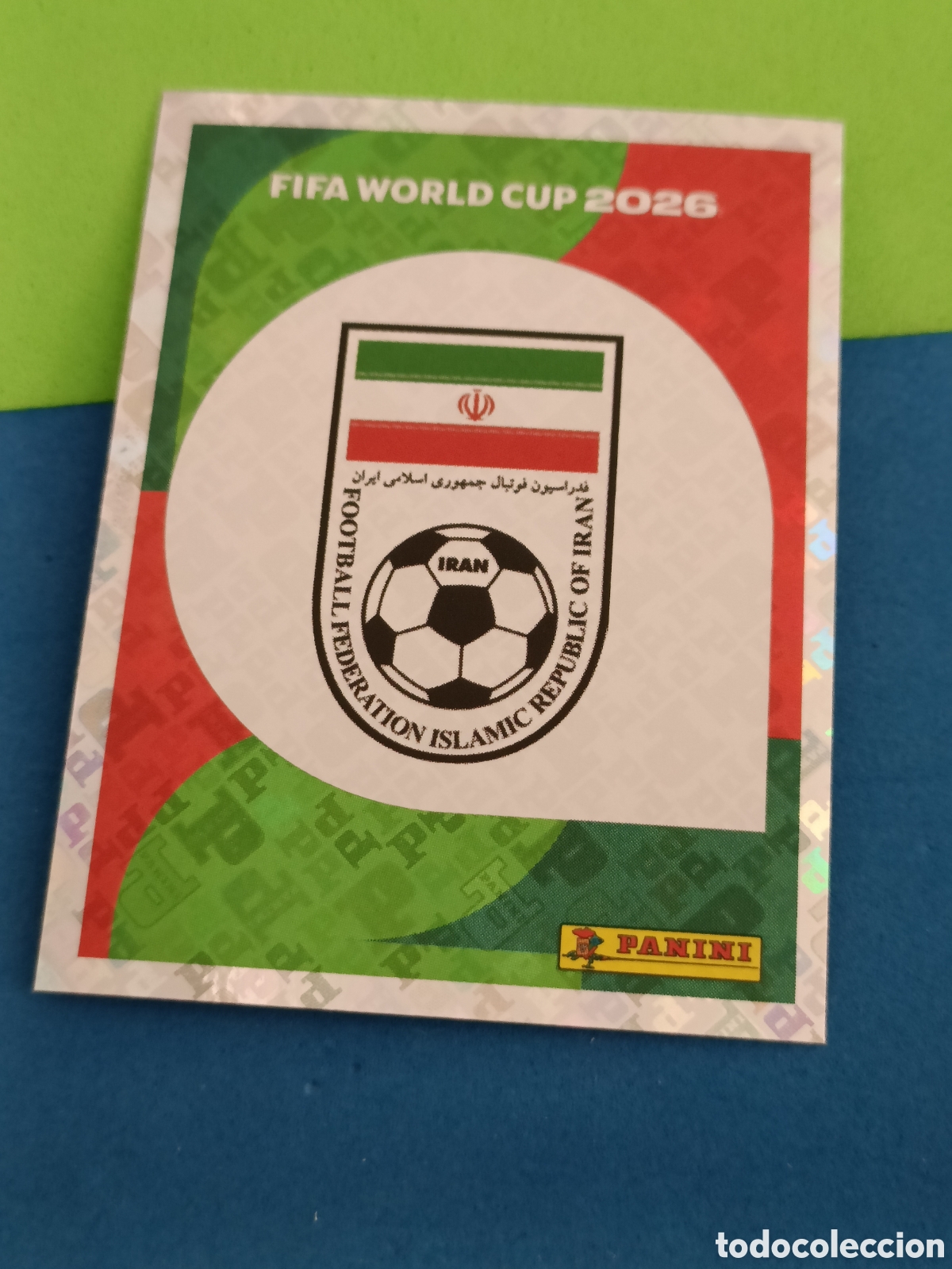 Cromos de f&uacute;tbol: Panini Mundial Fifa World cup 2026 26 sticker - IRN 1 Escudo Ir&aacute;n