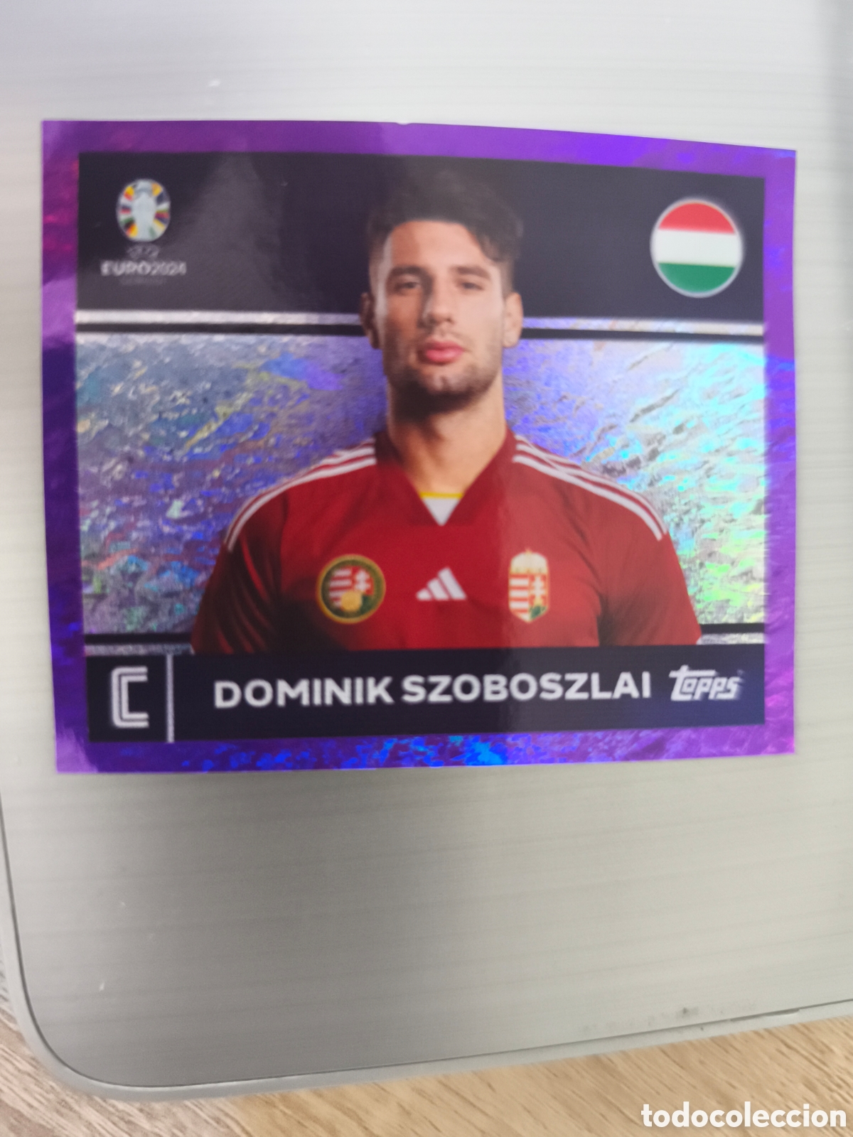 Cartes &agrave; collectionner de Football: Cromo colecci&oacute;n Topps Euro Stickers Germany 2024, HUN 2 DOMINIK SZOBOSZLAI EDICI&Oacute;N PURPLE O MORADO