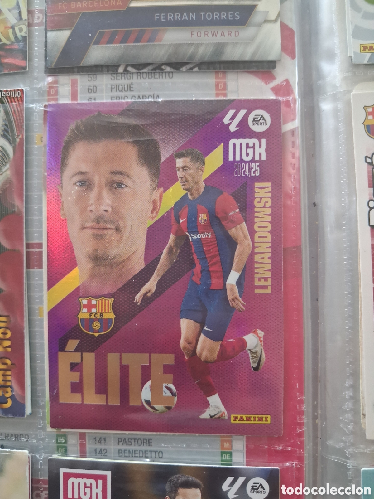 Cartes &agrave; collectionner de Football: 8 LEWANDOWSKI FC BARCELONA ELITE FICHAS ALBUM MEGACRACKS 2024 2025 MGK 24 25