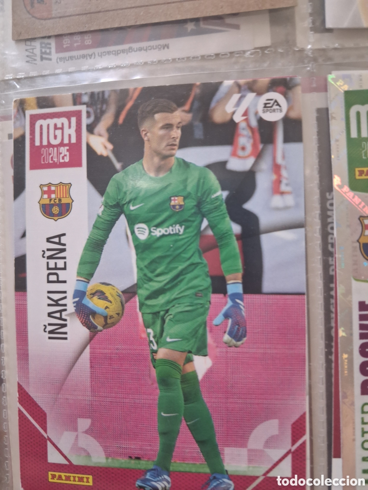 Figurine di Calcio: Megacracks 2024/2025 24/25 I&ntilde;aki Pe&ntilde;a (Barcelona) 75