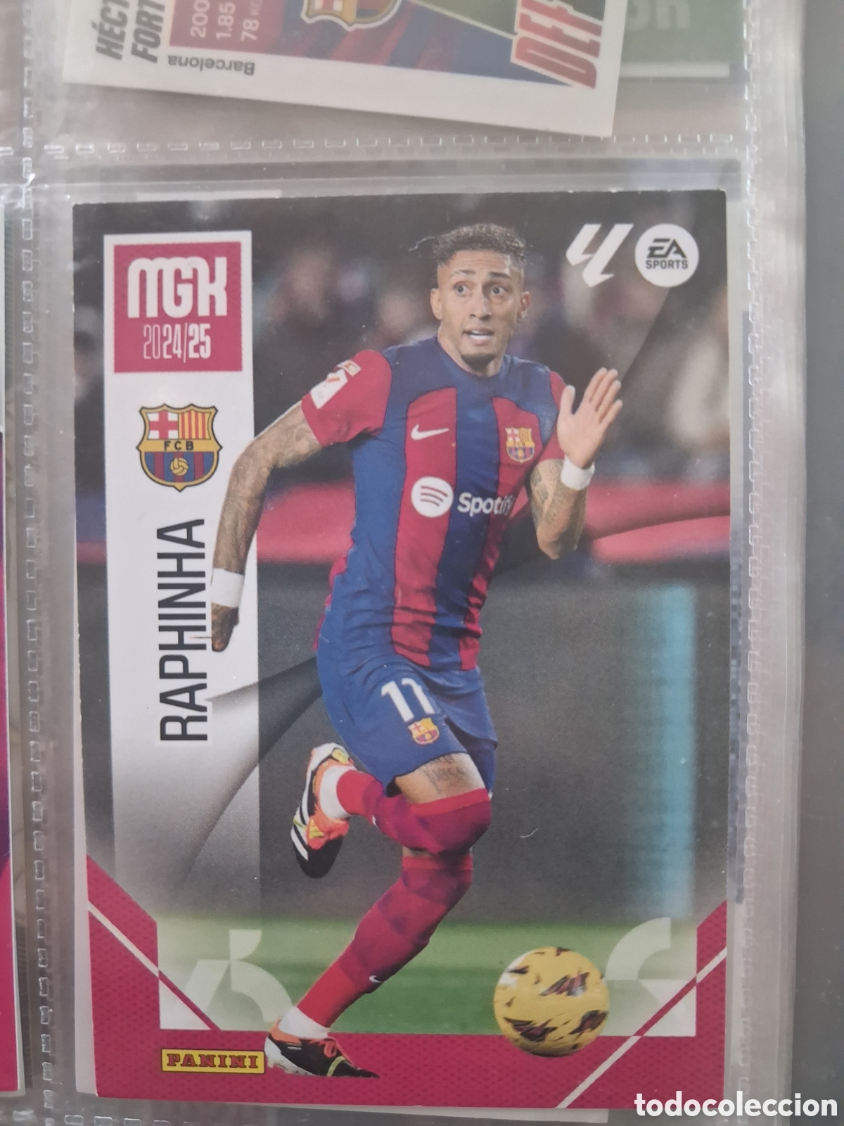 Figurine di Calcio: 87 RAPHINHA FC BARCELONA BAR&Ccedil;A MGK MEGACRACKS 24 25 PANINI CROMO LA LIGA EA SPORTS 2024 2025