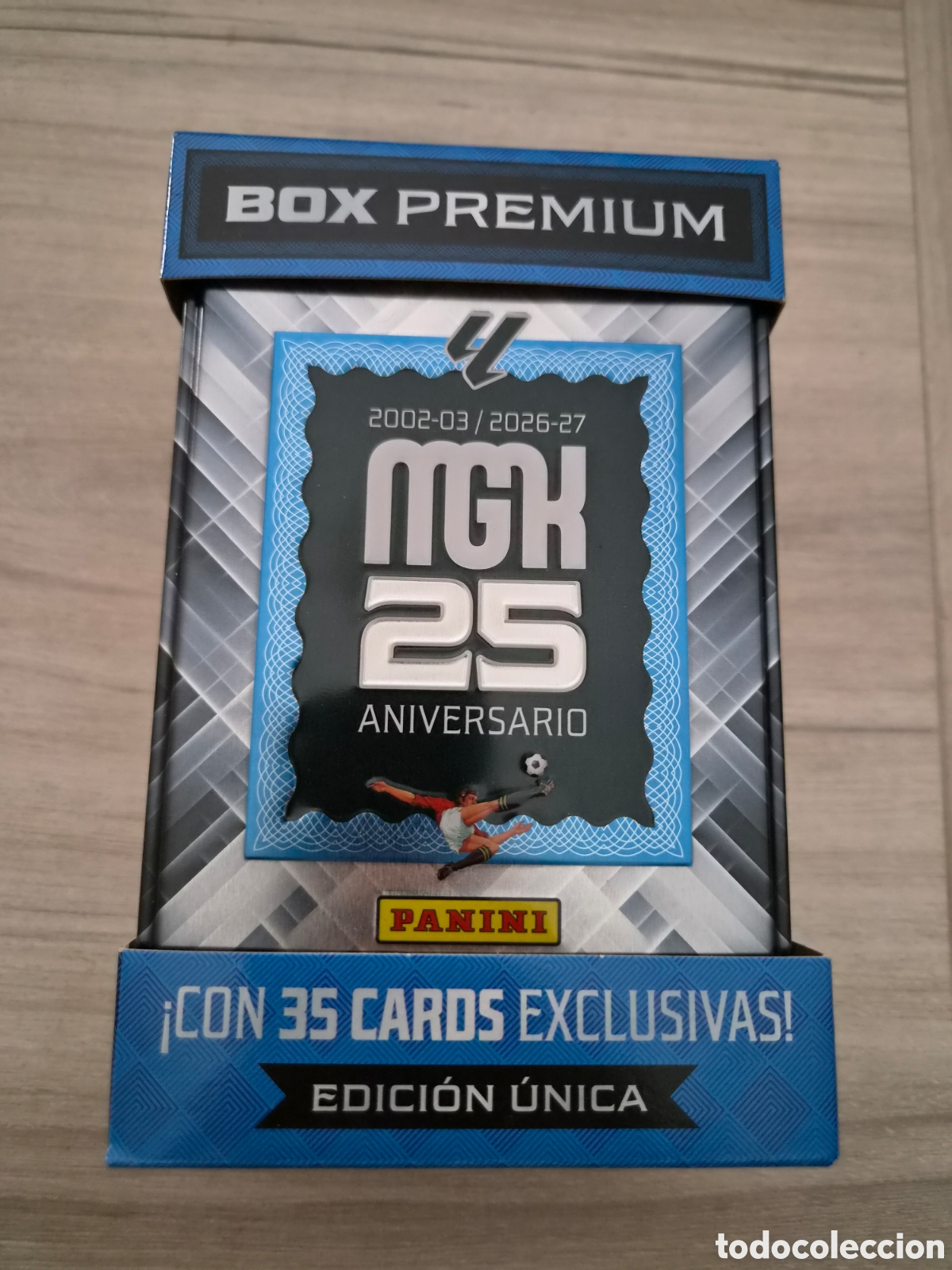 Football Stickers: Box Premium Megacracks 26/27