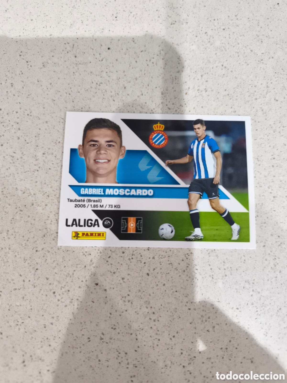 Cromos de f&uacute;tbol: CROMO N&Uacute;MERO 16 &Uacute;LTIMO FICHAJE MOSCARD&Oacute; ESPANYOL. LIGA ESTE 26/27. PANINI. SEGUNDA EDICI&Oacute;N.
