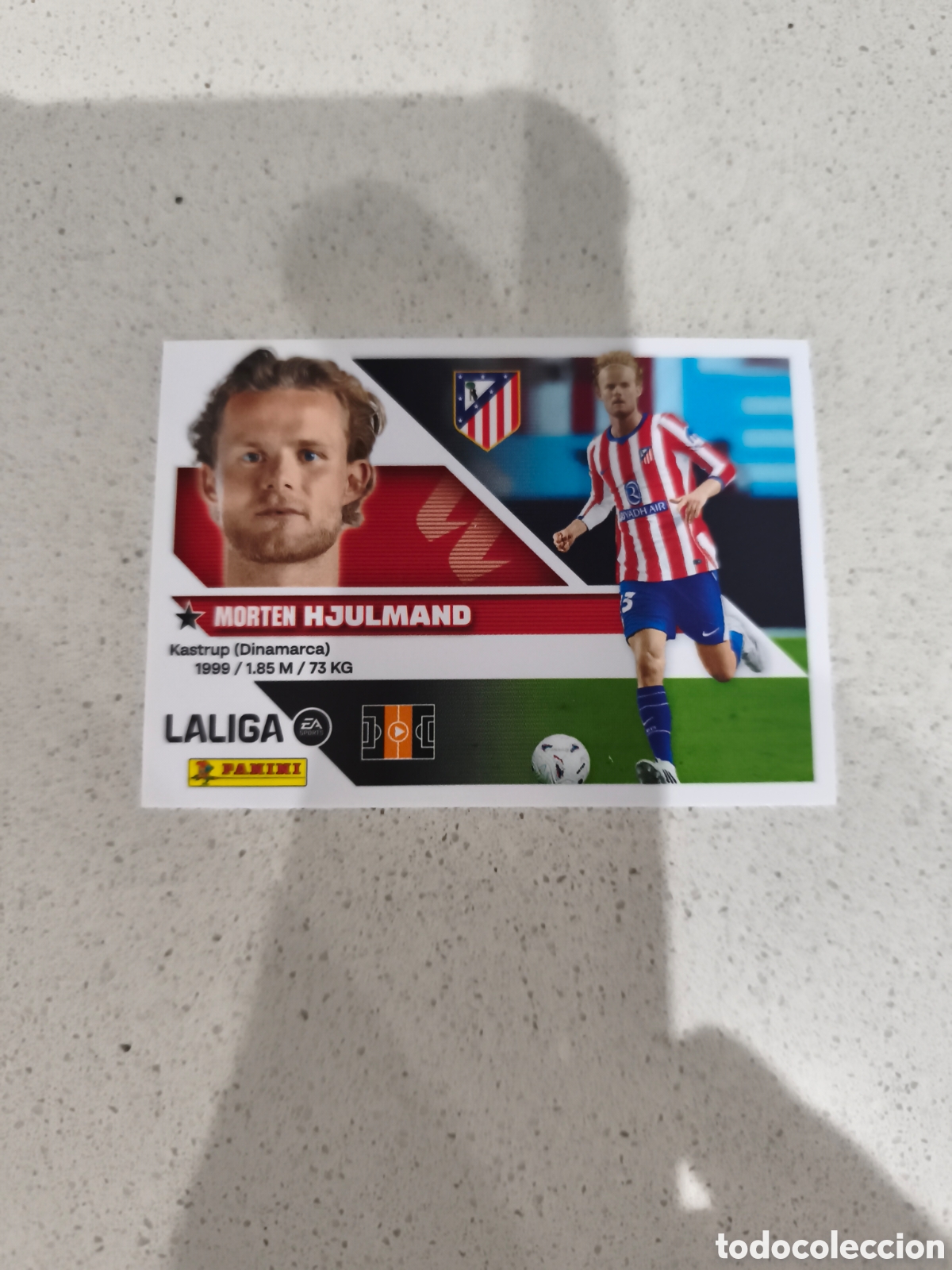 Cromos de f&uacute;tbol: CROMO N&Uacute;MERO 5 &Uacute;LTIMO FICHAJE HJULMAND ATL&Eacute;TICO MADRID. LIGA ESTE 26/27. PANINI. SEGUNDA EDICI&Oacute;N.
