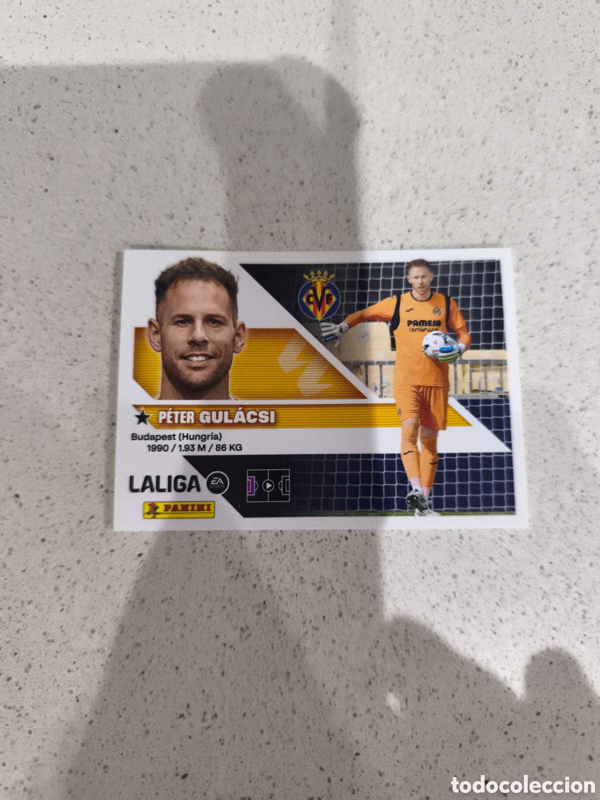 Cromos de f&uacute;tbol: CROMO N&Uacute;MERO 4 BIS COLOCA GUL&Aacute;CSI VILLARREAL. LIGA ESTE 26/27. PANINI. SEGUNDA EDICI&Oacute;N.