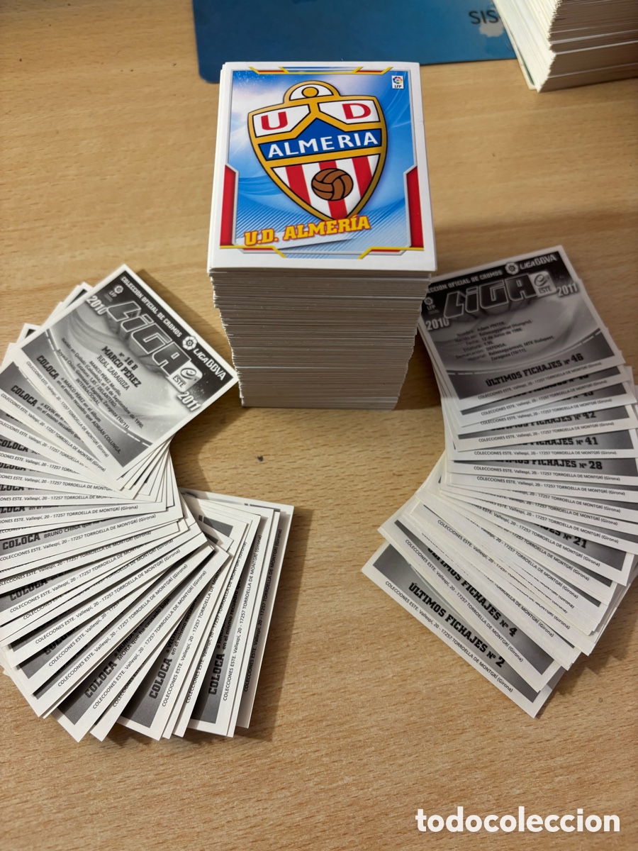 Cromos de f&uacute;tbol: Lote 484 cromos distintos Liga Este 2010-11 con 28 colocas y 26 fichajes nuevos