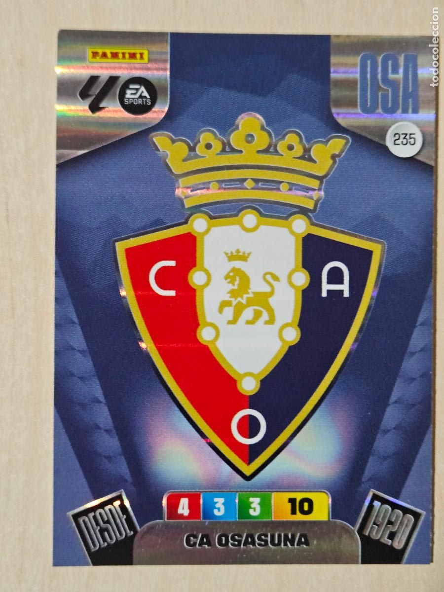 Cromos de f&uacute;tbol: FICHA N&ordm; 235 ESCUDO - ADRENALYN 25 26 - PANINI 2025 - 26 - CROMO - OSASUNA