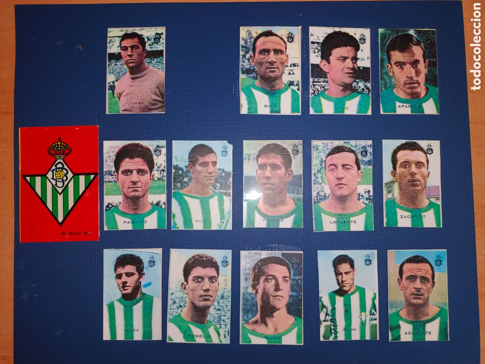 Cromos de f&uacute;tbol: LAMINA FASCIMIL CHOBIL 1966 REAL BETIS BSLONPIE.CON 14 CROMOS