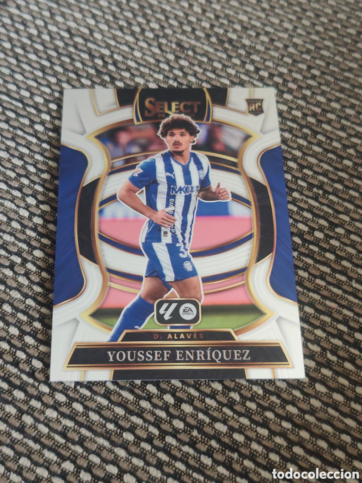 Football Stickers: 71 ENR&Iacute;QUEZ ALAV&Eacute;S TERRACE SELECT LA LIGA SOCCER 2025 2026