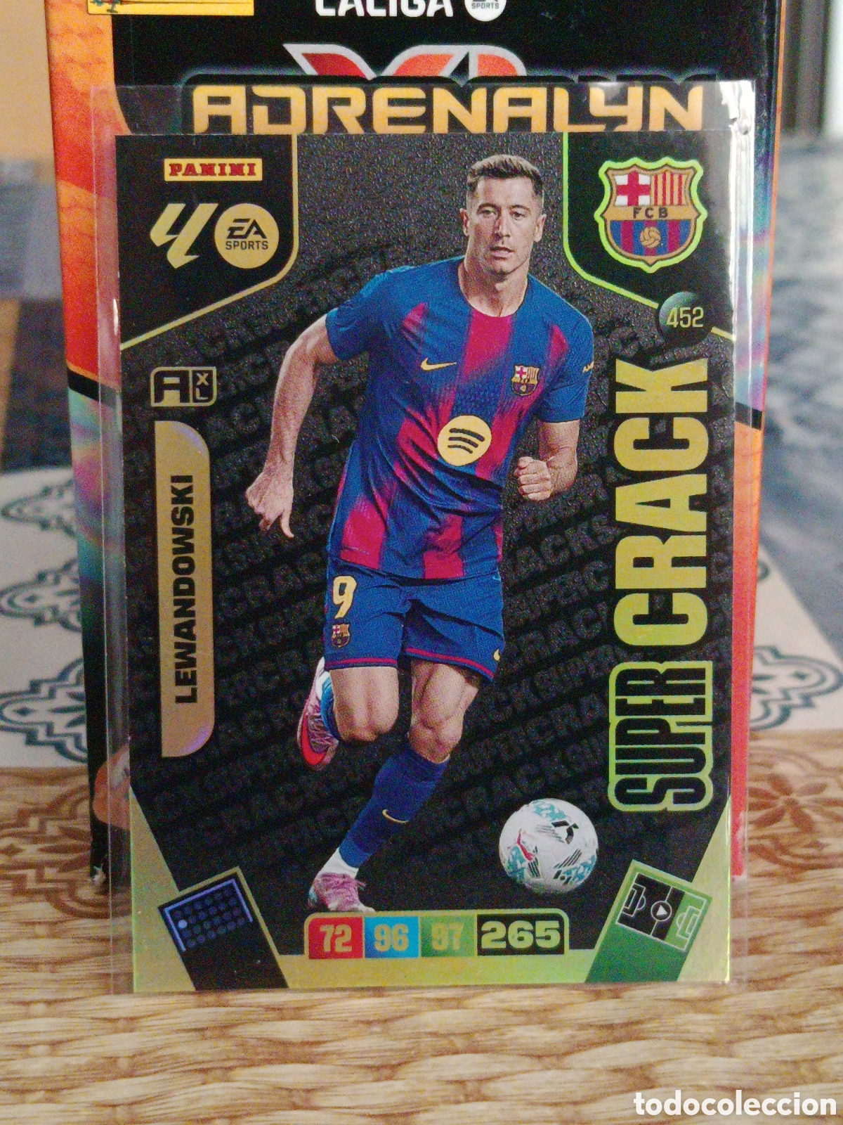 Cromos de Futebol: LEWANDOWSKI FC BARCELONA BAR&Ccedil;A SUPER CRACK N&ordm; 452 LIGA ADRENALYN 25 26 2025 2026 PANINI
