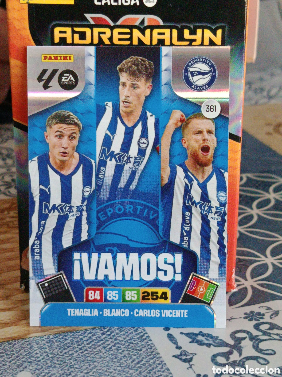 Fu&szlig;ball-Sticker: TENAGLIA BLANCO CARLOS ALAVES VAMOS N&ordm; 361 LIGA ADRENALYN 25 26 2025 2026 PANINI