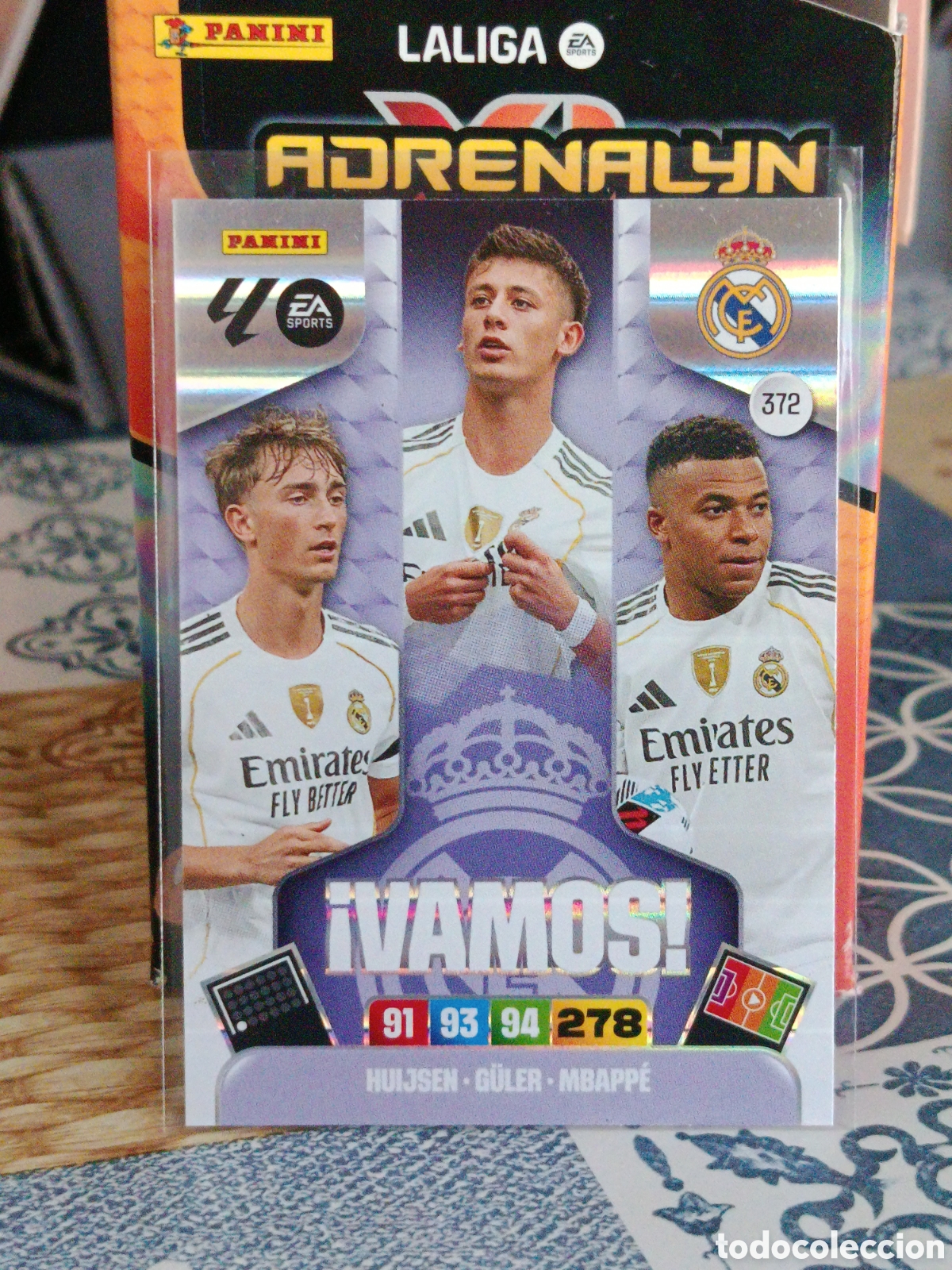 Figurine di Calcio: HUIJSEN GULER MBAPPE REAL MADRID VAMOS N&ordm; 372 LIGA ADRENALYN 25 26 2025 2026 PANINI