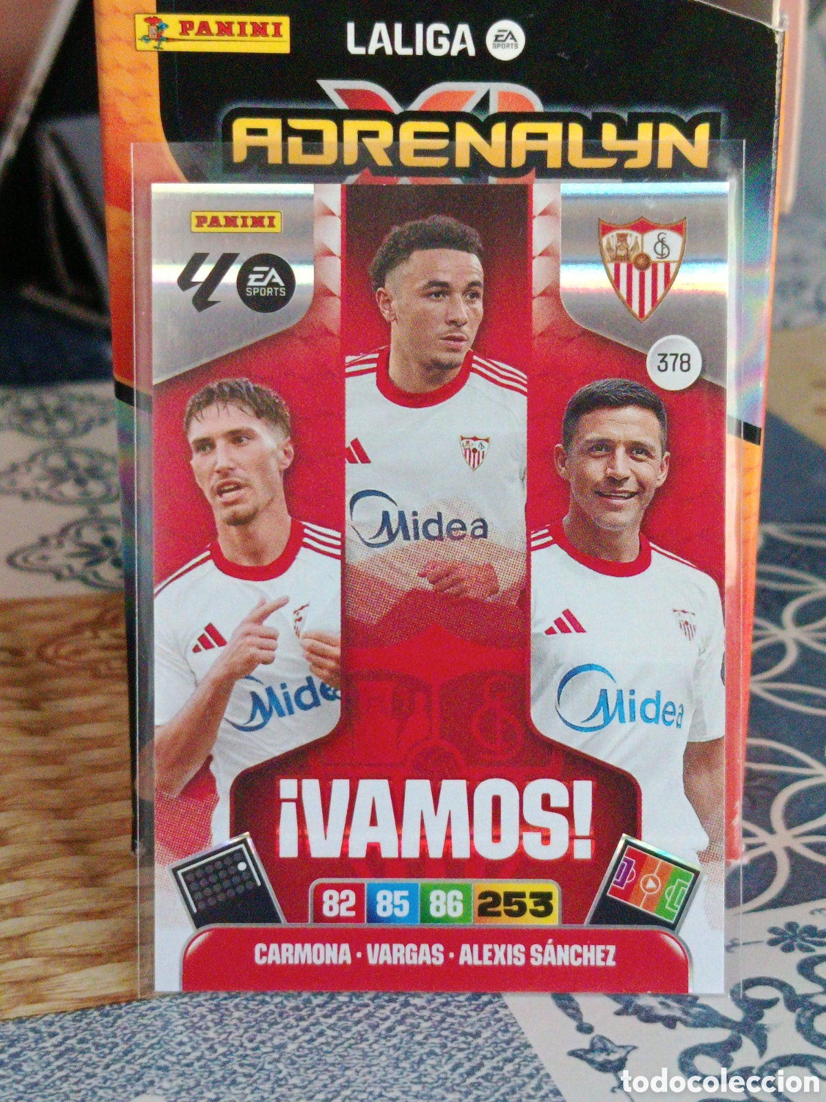 Cartes &agrave; collectionner de Football: CARMONA VARGAS ALEXIS SEVILLA VAMOS N&ordm; 378 LIGA ADRENALYN 25 26 2025 2026 PANINI