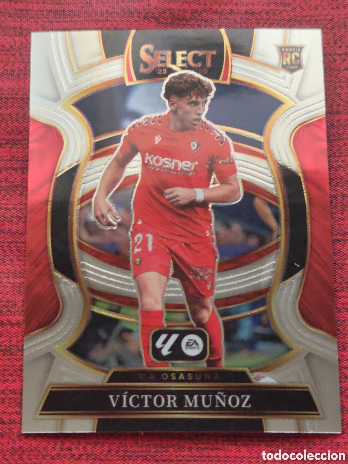 Figurine di Calcio: 42 V&Iacute;CTOR MU&Ntilde;OZ OSASUNA TERRACE SELECT LA LIGA SOCCER 2025 2026