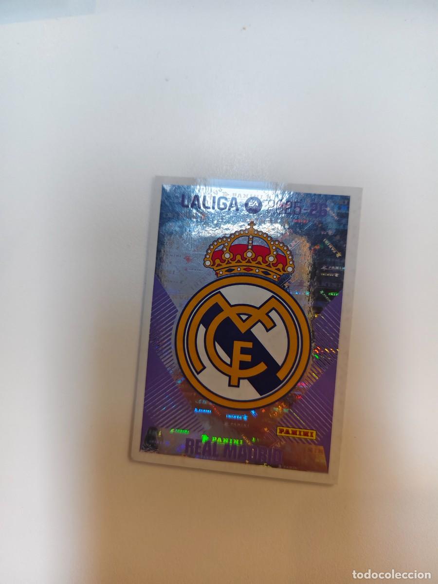 Cromos de f&uacute;tbol: ESTE LA LIGA 25 26 ESCUDO (1) REAL MADRID CF LALIGA PANINI 2025 2026