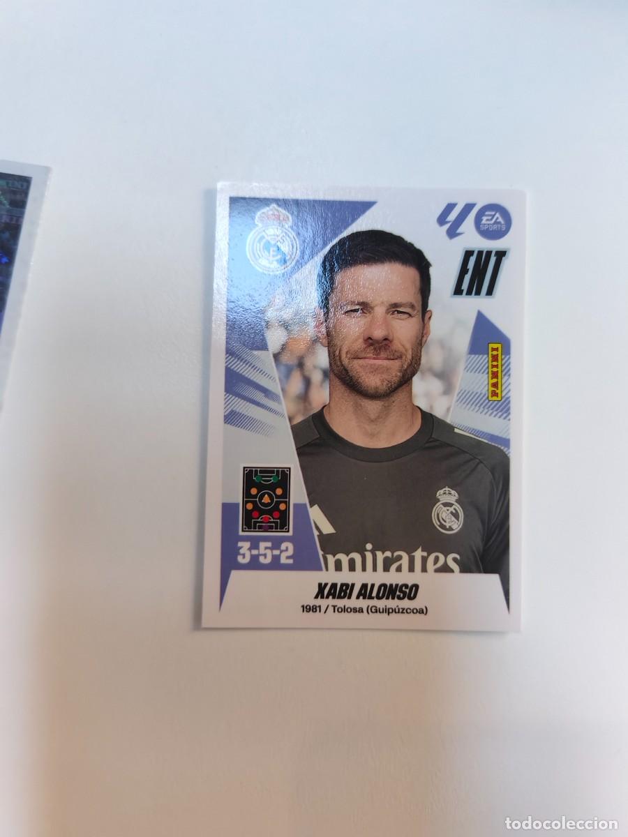 Cromos de f&uacute;tbol: ESTE LA LIGA 25 26 ENTRENADOR - XABI ALONSO (2) REAL MADRID CF LALIGA PANINI 2025 2026
