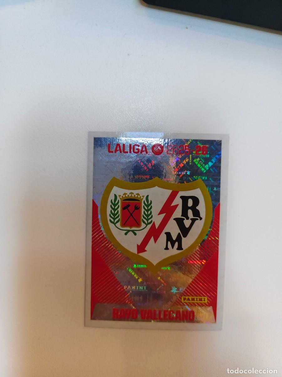Cromos de f&uacute;tbol: ESTE LA LIGA 25 26 ESCUDO (1) RAYO VALLECANO LALIGA PANINI 2025 2026