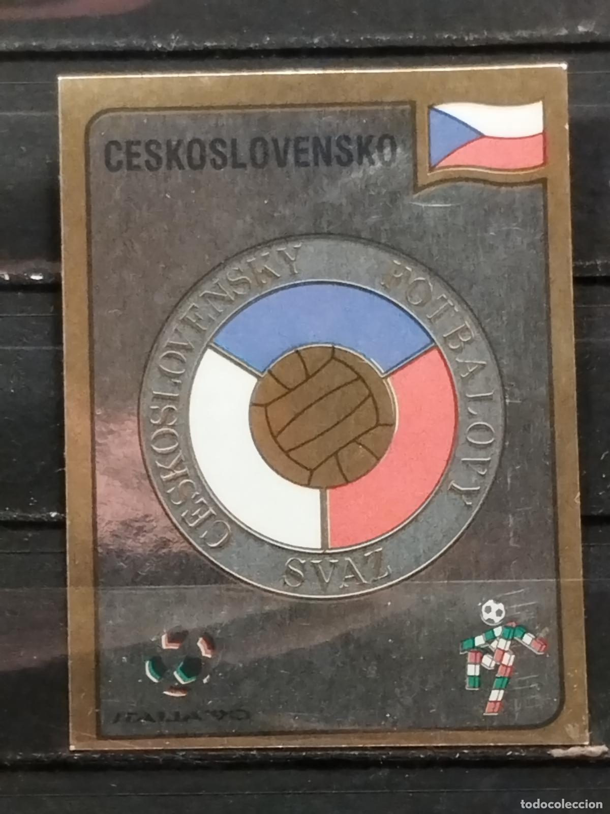 Cromos de f&uacute;tbol: PANINI. MUNDIAL DE FUTBOL ITALIA '90. N&ordm; 76. ESCUDO FEDERACION DE FUTBOL CHECOSLOVACA. METALIZADO.