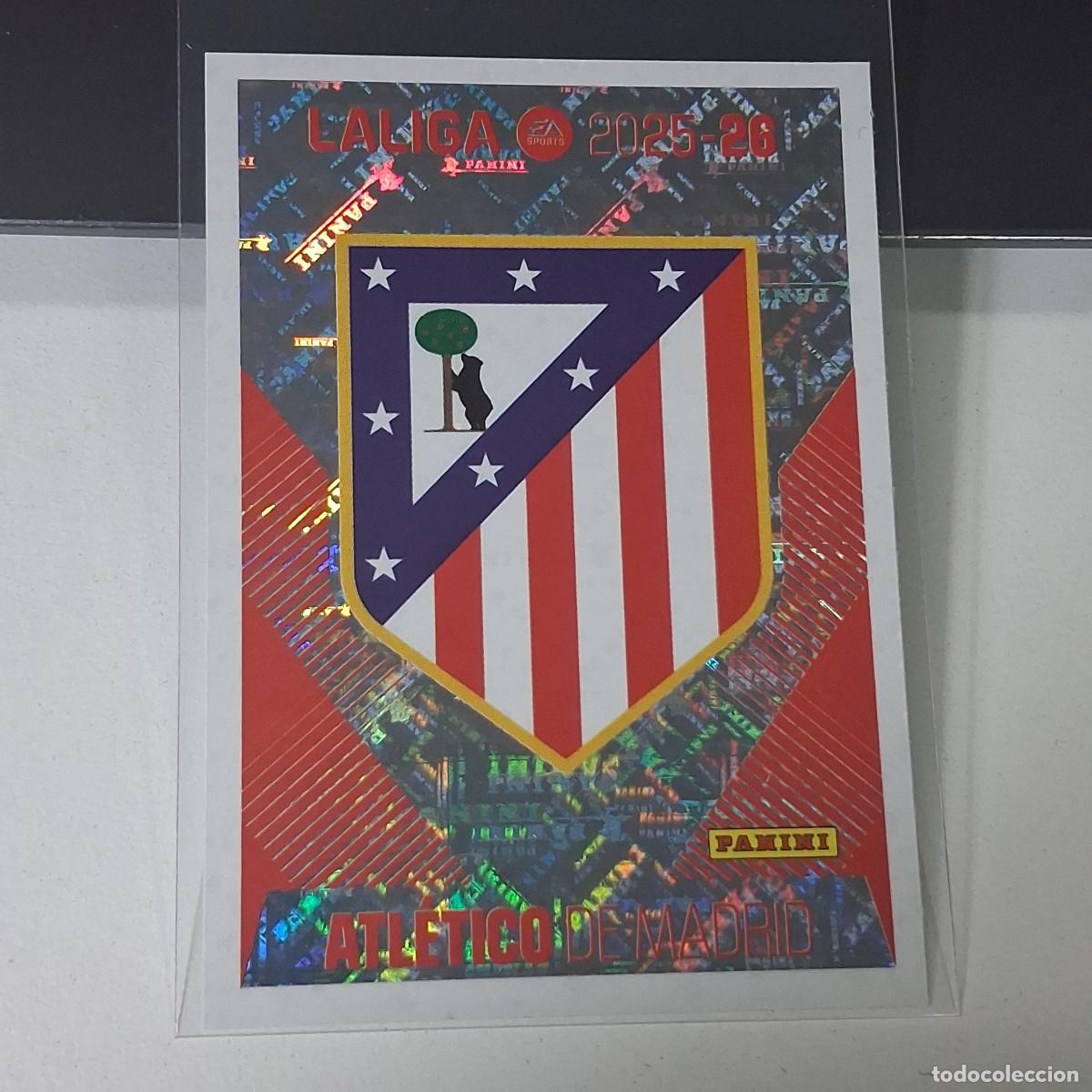 Cromos de f&uacute;tbol: D3 1 ESCUDO LOGO BADGE ATLETICO DE MADRID LIGA ESTE 2025 2026 25 26 PANINI STICKERS CROMOS SPORTS