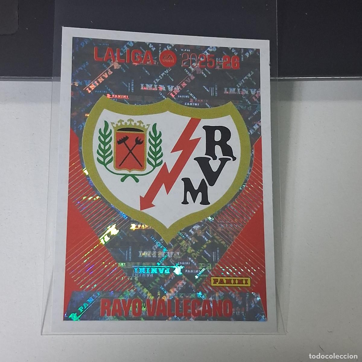 Cromos de f&uacute;tbol: D3 1 ESCUDO LOGO BADGE RAYO VALLECANO LIGA ESTE 2025 2026 25 26 PANINI STICKERS CROMOS SPORTS
