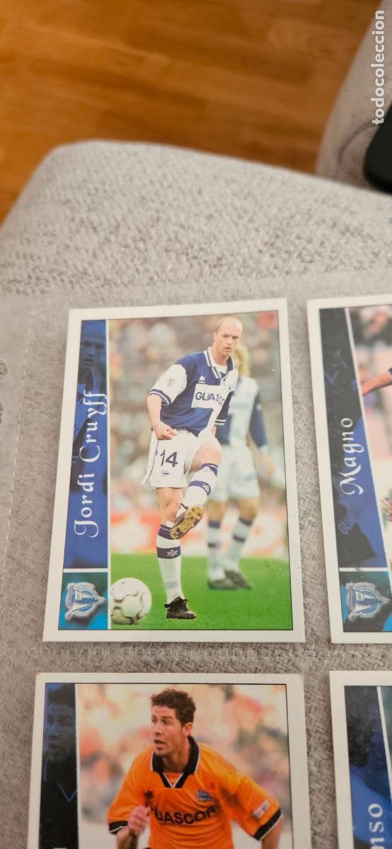 Cartes &agrave; collectionner de Football: J. Cruyff - Deportivo Alav&eacute;s - 181 - Mundicromo 02 03 - 2002 2003 - Trading Card